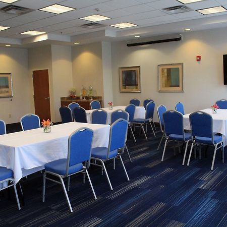 Holiday Inn Express Leland - Wilmington Area By Ihg Bagian luar foto