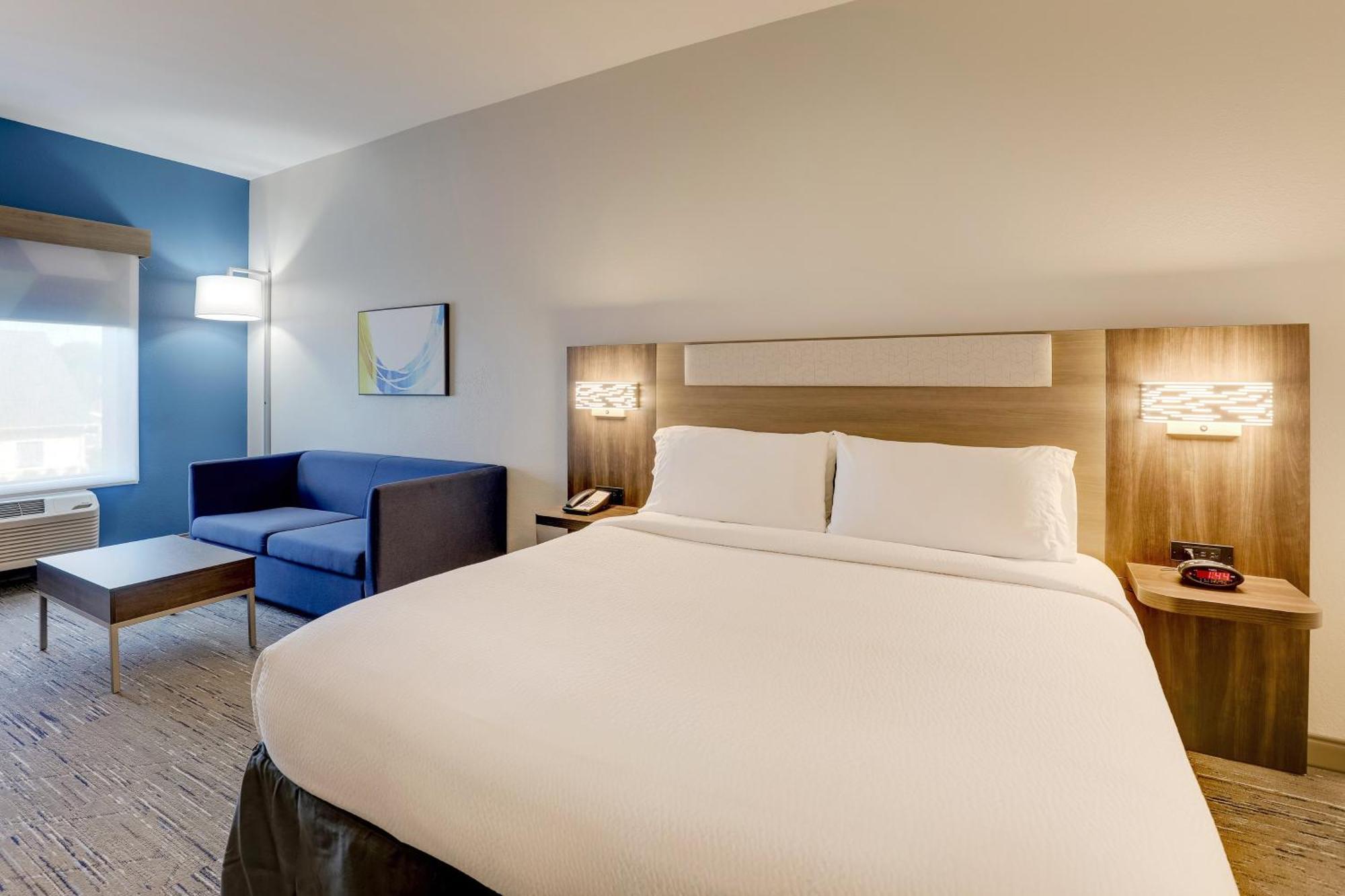 Holiday Inn Express Leland - Wilmington Area By Ihg Bagian luar foto