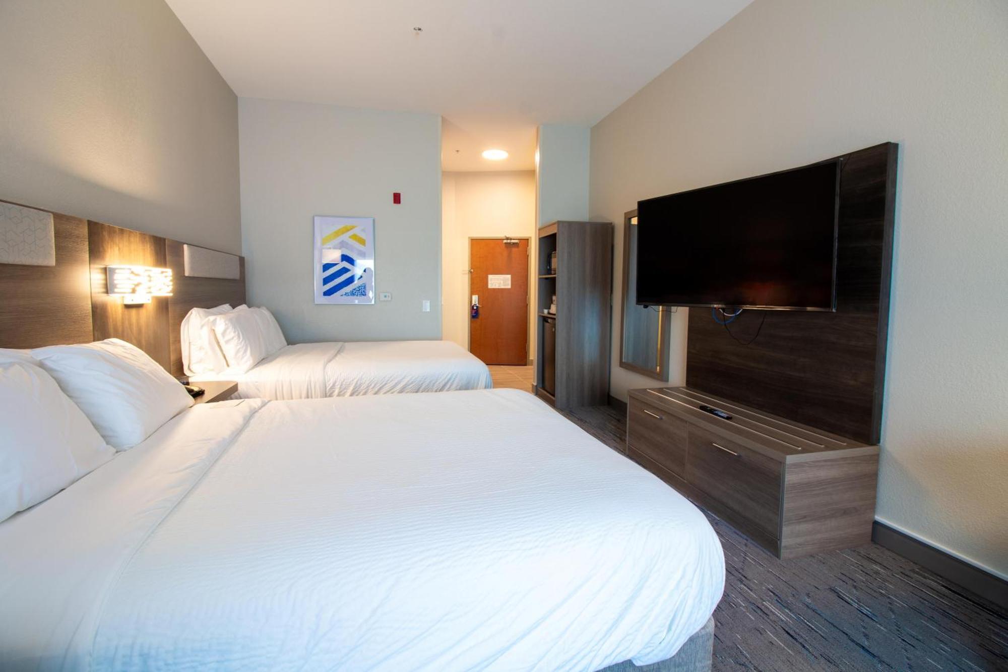 Holiday Inn Express Leland - Wilmington Area By Ihg Bagian luar foto