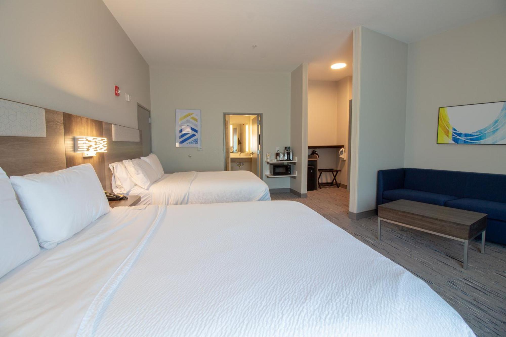 Holiday Inn Express Leland - Wilmington Area By Ihg Bagian luar foto