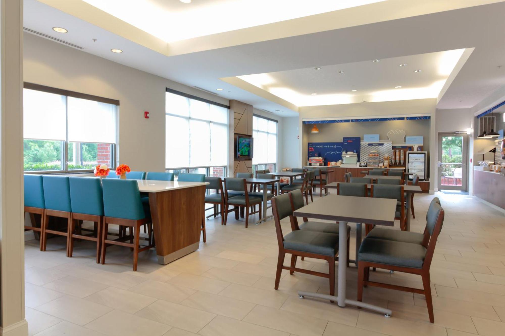 Holiday Inn Express Leland - Wilmington Area By Ihg Bagian luar foto