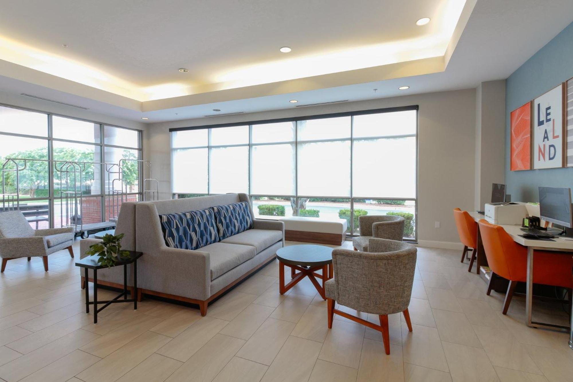Holiday Inn Express Leland - Wilmington Area By Ihg Bagian luar foto