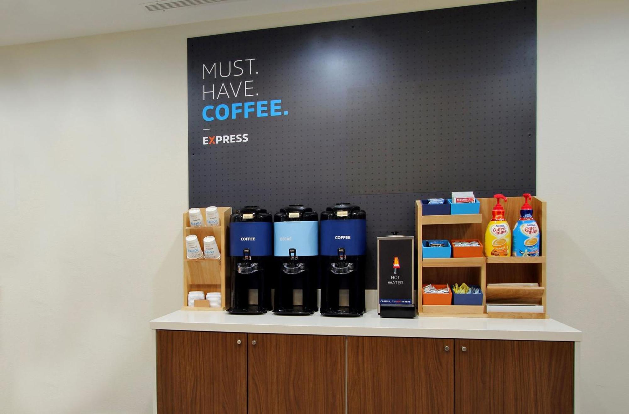 Holiday Inn Express Leland - Wilmington Area By Ihg Bagian luar foto