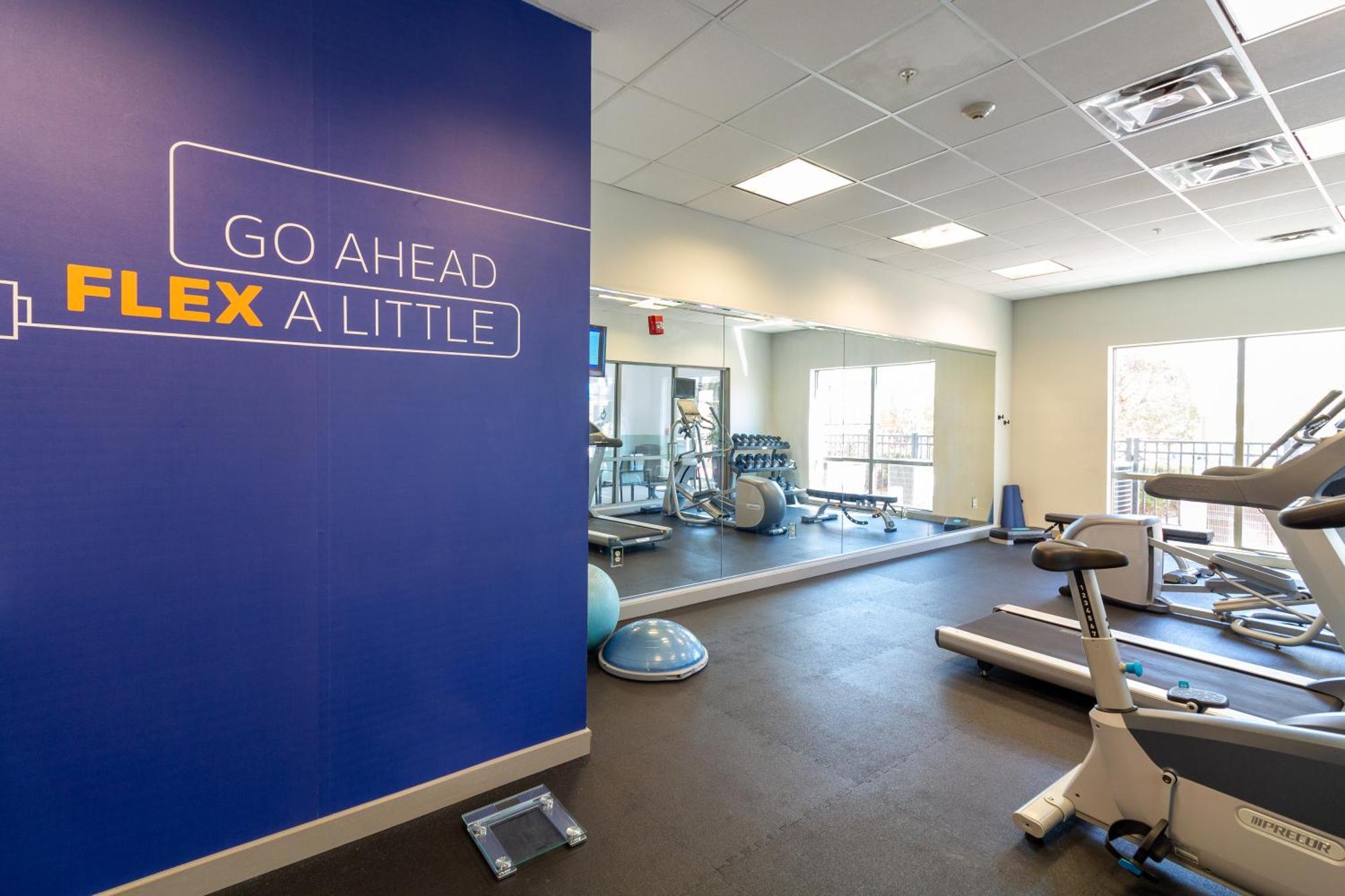 Holiday Inn Express Leland - Wilmington Area By Ihg Bagian luar foto