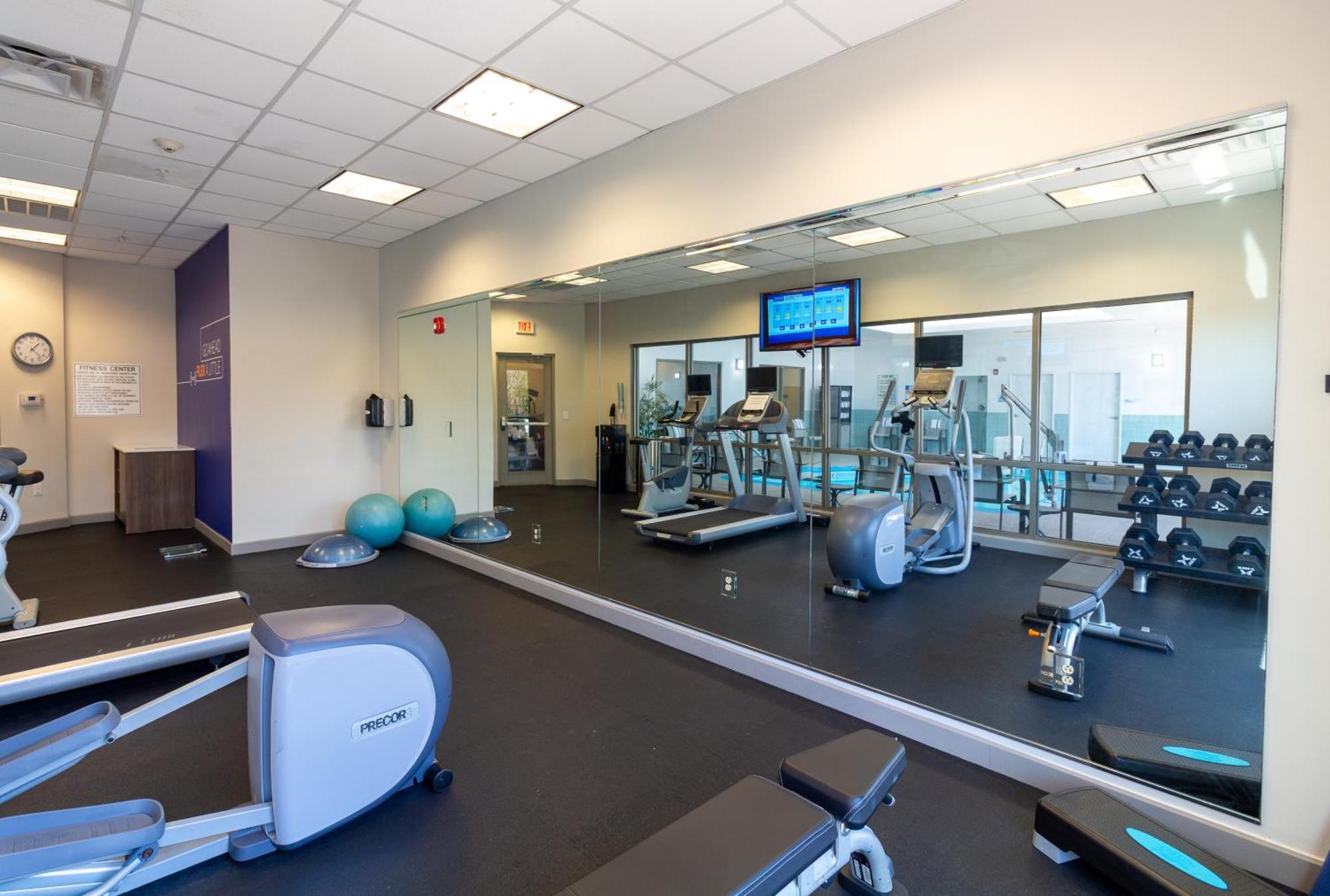 Holiday Inn Express Leland - Wilmington Area By Ihg Bagian luar foto